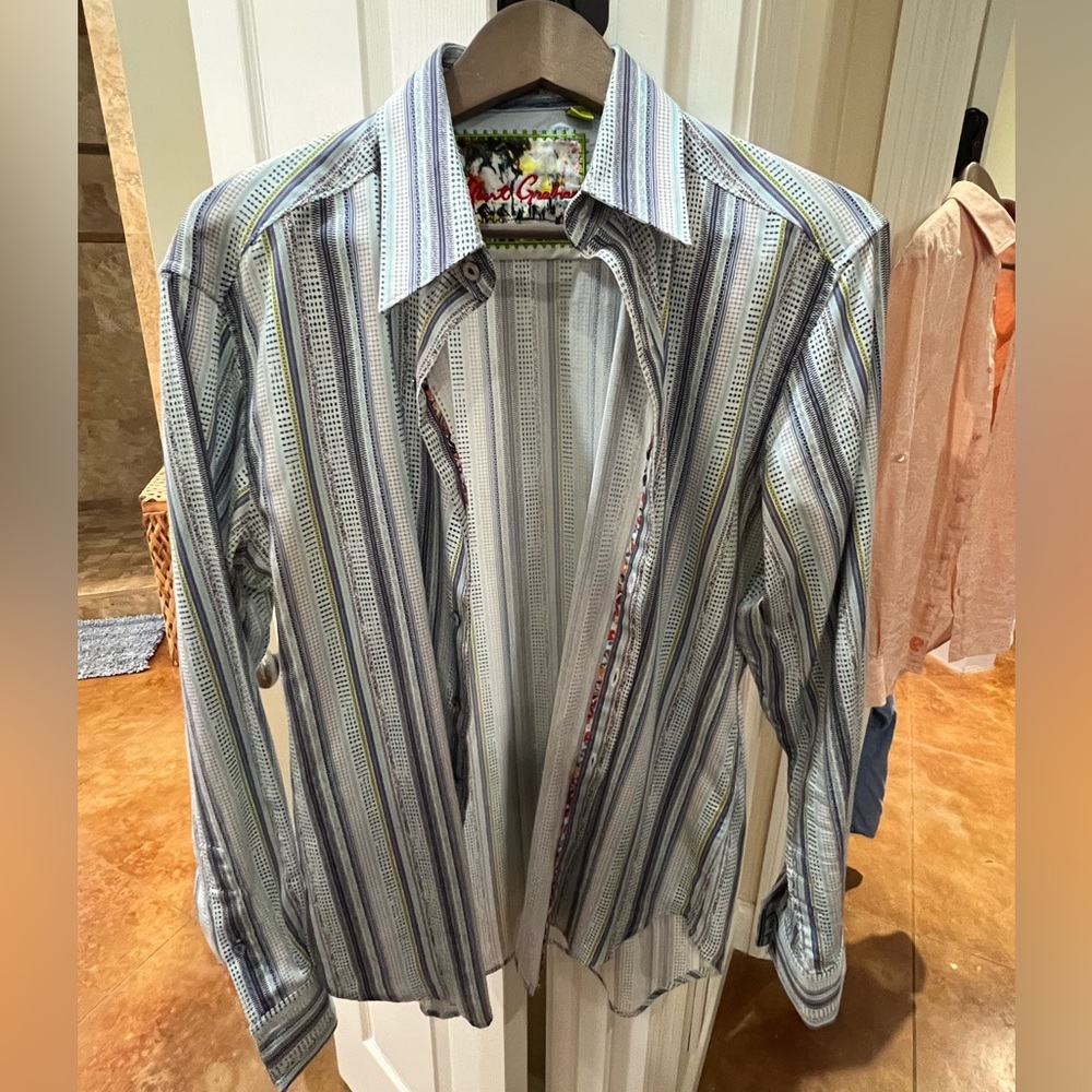 Robert Graham M tailored fit